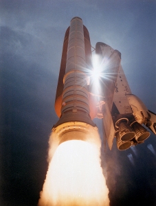 STS-43_Launch_-_GPN-2000-000731
